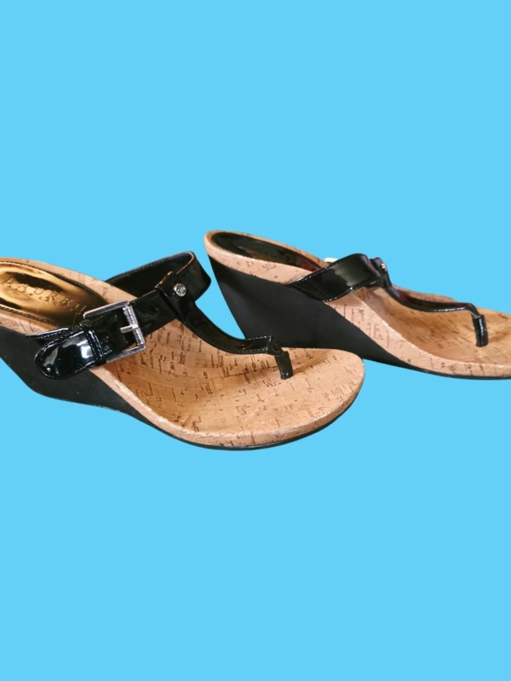 Kenneth Cole Reaction Black Patent T‑Strap Cork Footbed Sandals